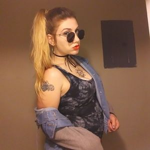 Meet your Posher, Bee